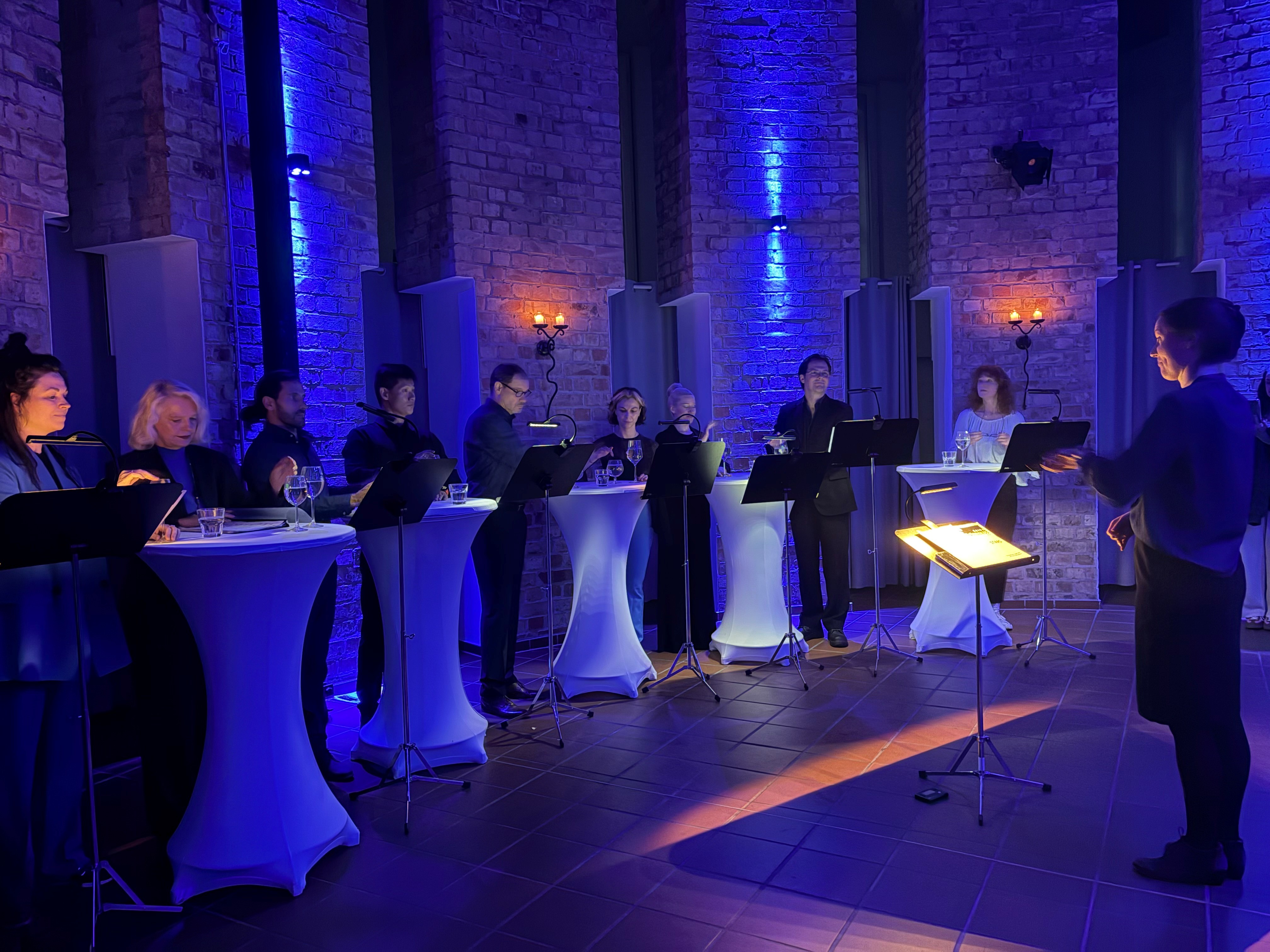 Theater im Wasserturm | Let's flow, Foto: Theater Lüneburg Chor im Wasserturm