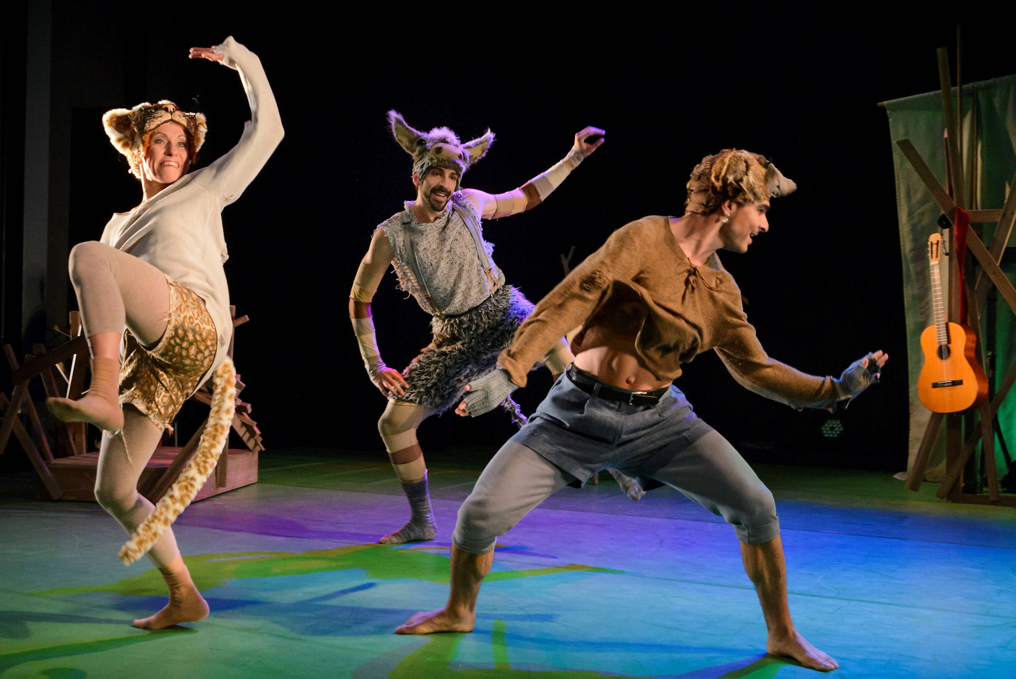 Die Bremer Stadtmusikanten | Familienballett am Theater Lüneburg, Foto: Nicolai Stephan. Die Bremer Stadtmusikanten | Familienballett am Theater Lüneburg, Foto: Nicolai Stephan.