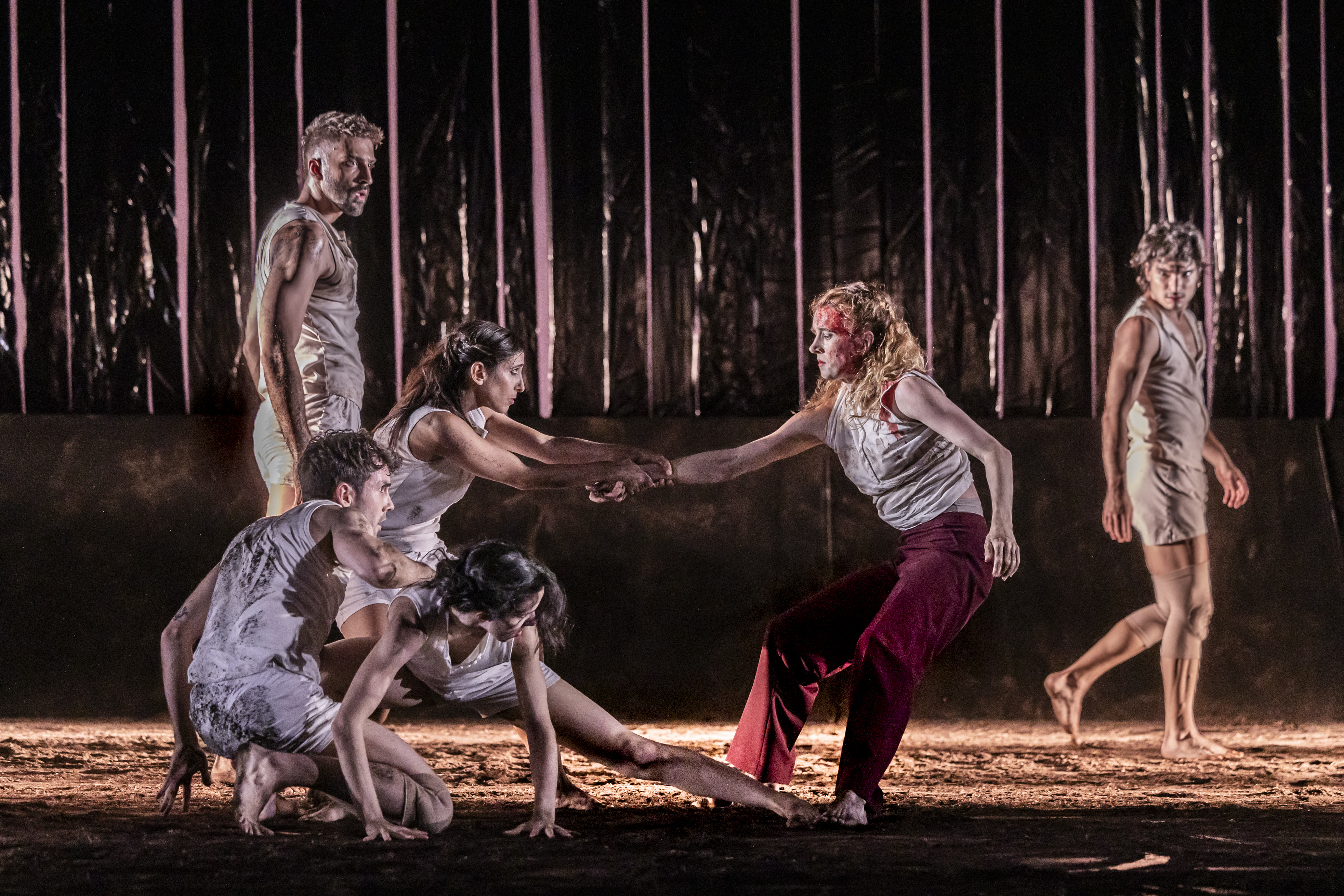 inner symphonies >< SACRE | Tanzabend von Georg Reischl und Olaf Schmidt Theater Lüneburg, Foto: Jochen Quast