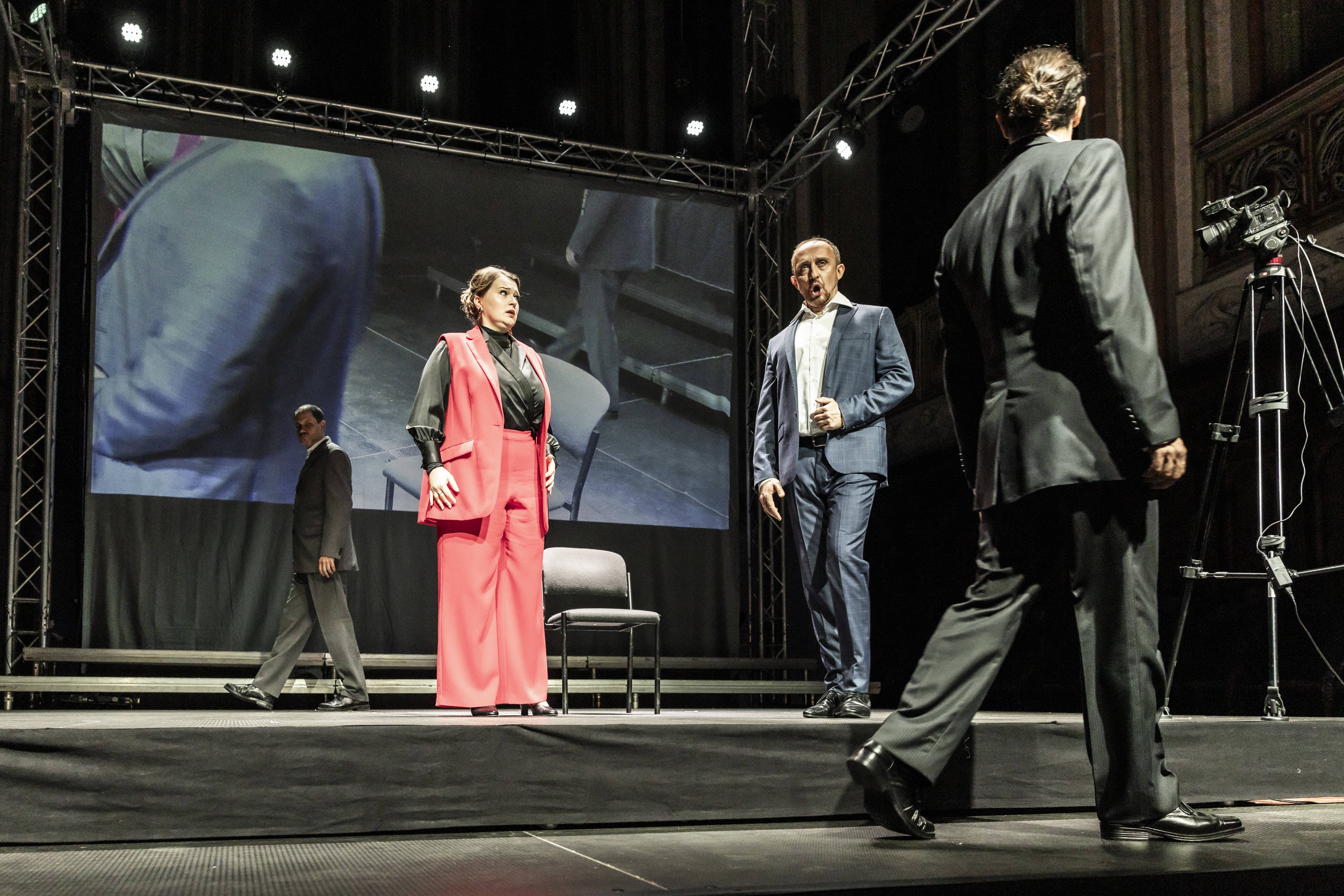 Tosca | Musikdrama in drei Akten von Giacomo Puccini am Theater Lüneburg, Foto: Jochen Quast Tosca | Musikdrama in drei Akten von Giacomo Puccini am Theater Lüneburg, Foto: Jochen Quast