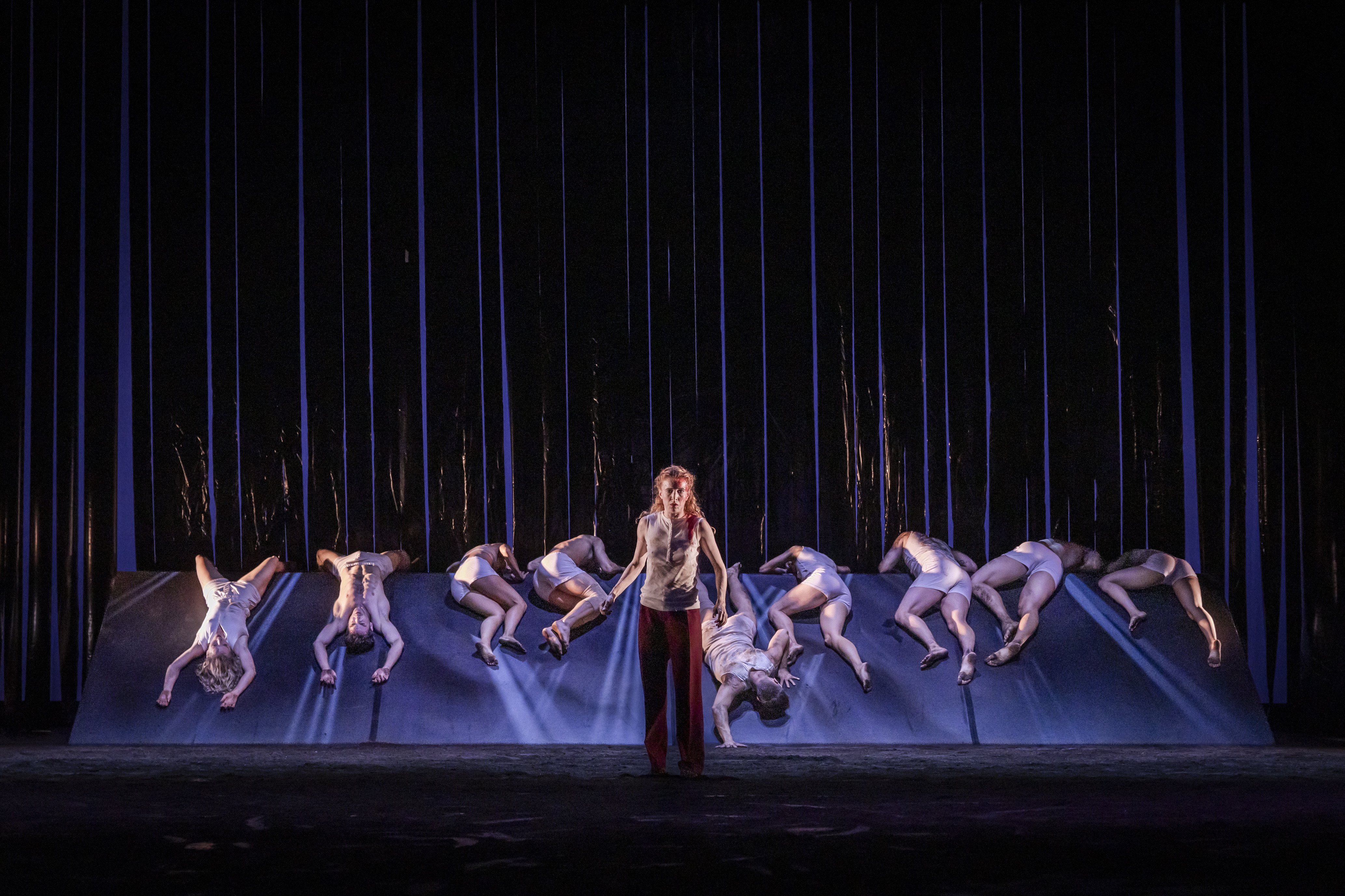 inner symphonies >< SACRE | Tanzabend von Georg Reischl und Olaf Schmidt Theater Lüneburg, Foto: Jochen Quast