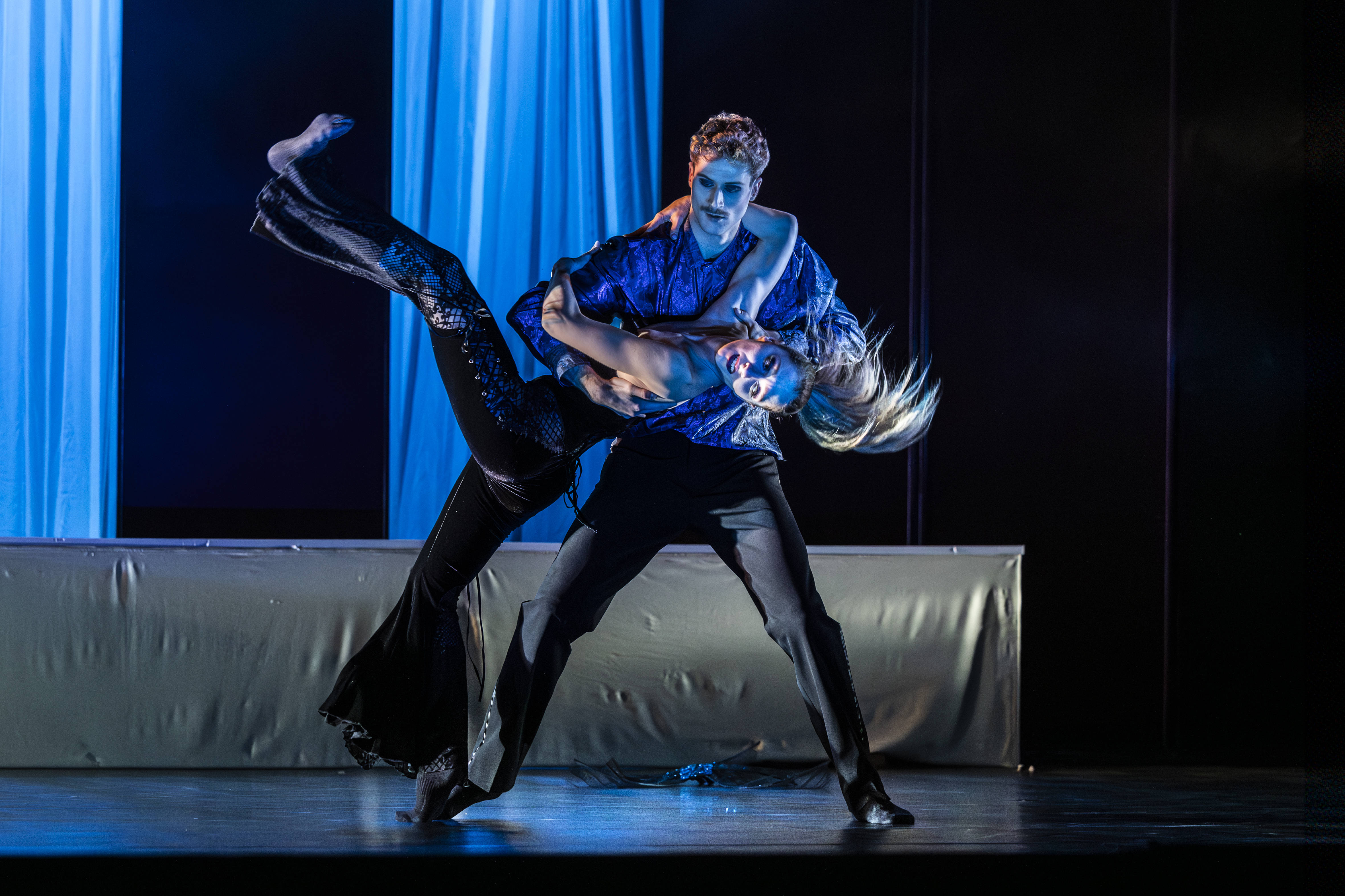 Und fiel in einen tiefen Schlaf im Theater Lüneburg, Foto: Jochen Quast Und fiel in einen tiefen Schlaf im Theater Lüneburg, Foto: Jochen Quast