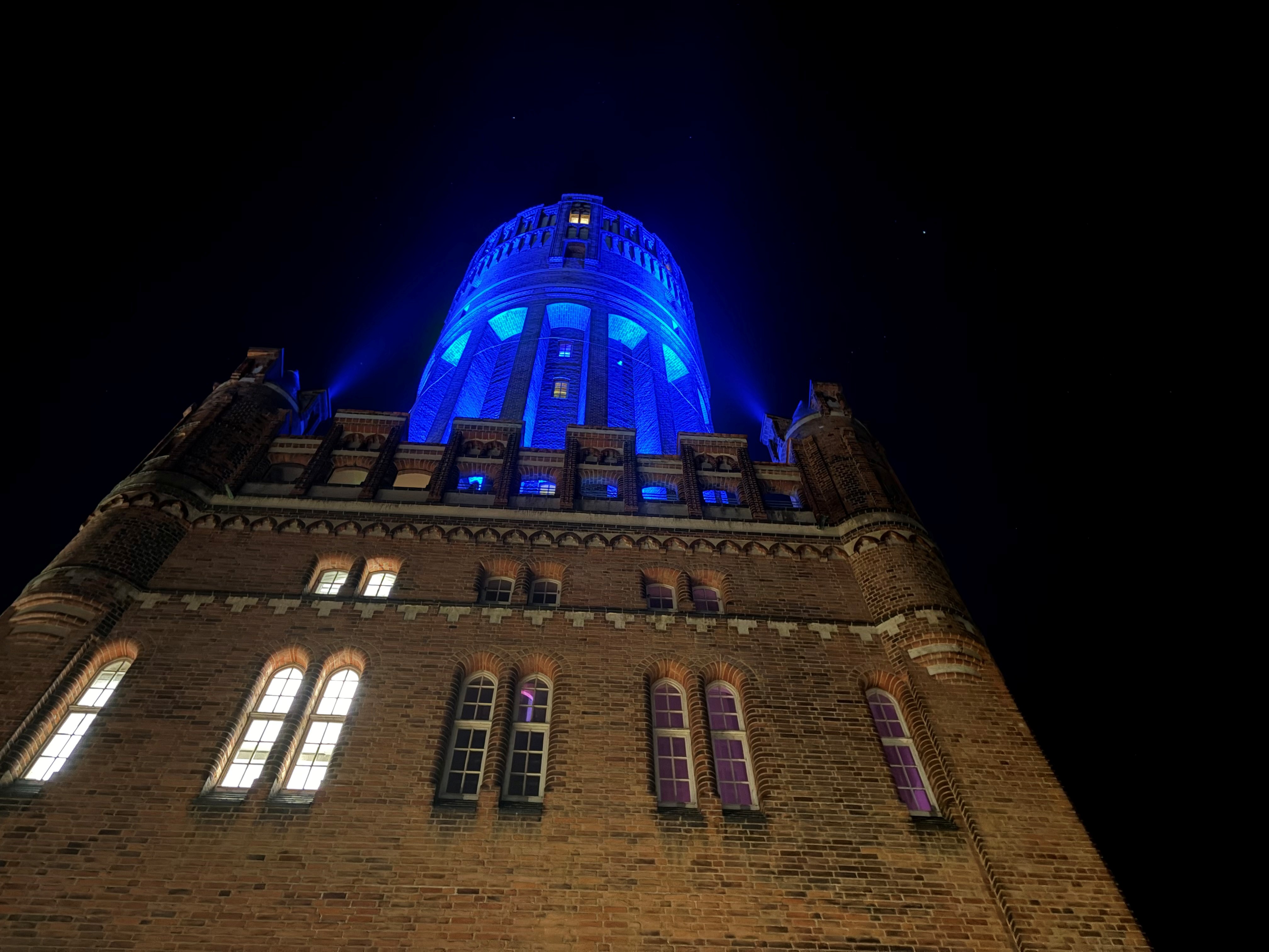 Theater im Wasserturm | Let's flow, Foto: Theater Lüenburg Der Wasserturm bei Nacht