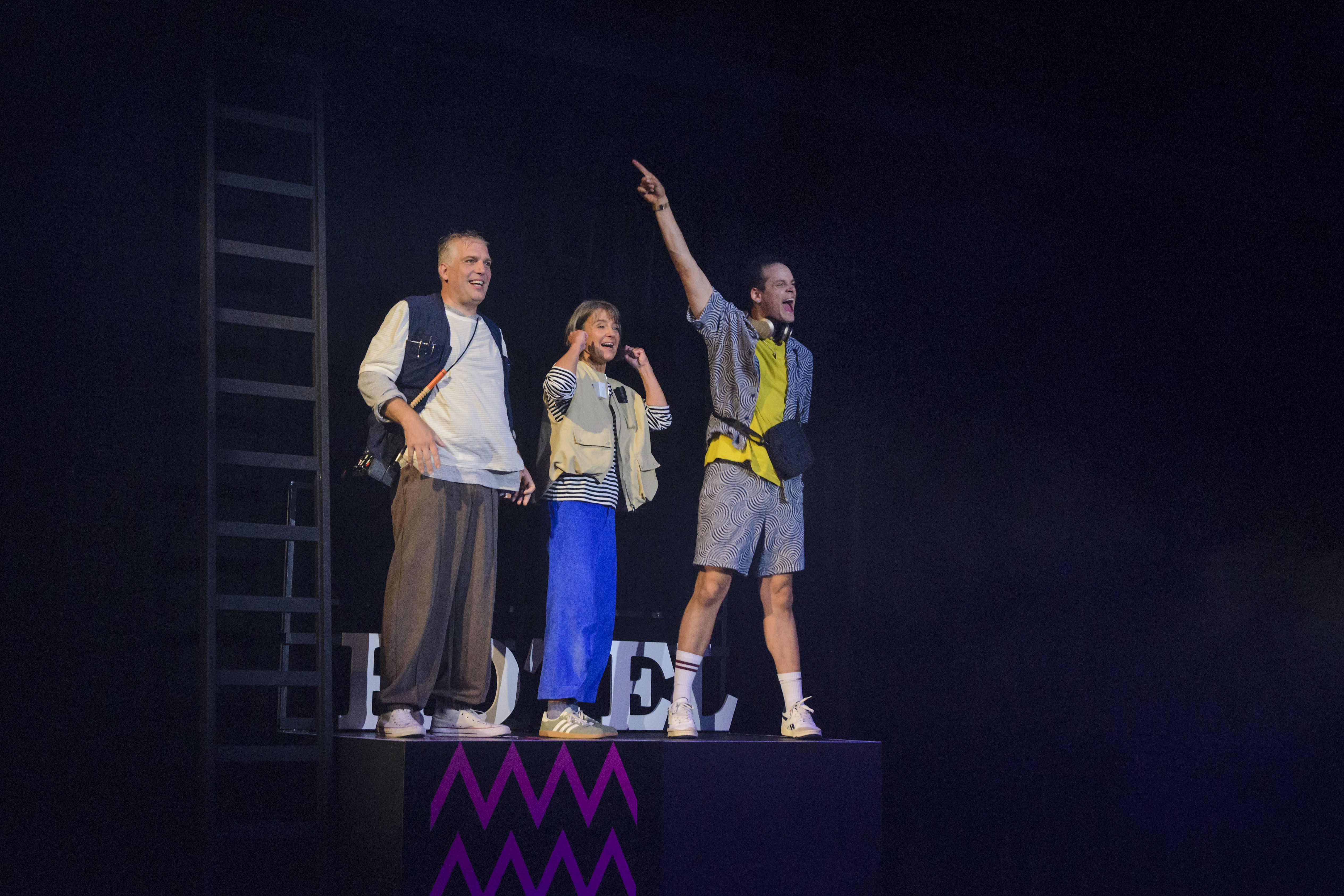 Hotel Lauter und die Unsichtbaren | Schauspiel von Armela Madreiter | 8+ | Foto: Nicolai Stephan | v. l.n.r Gregor Müller als Elin, Britta Focht als Jona, Kolja Schumann als Charlie 