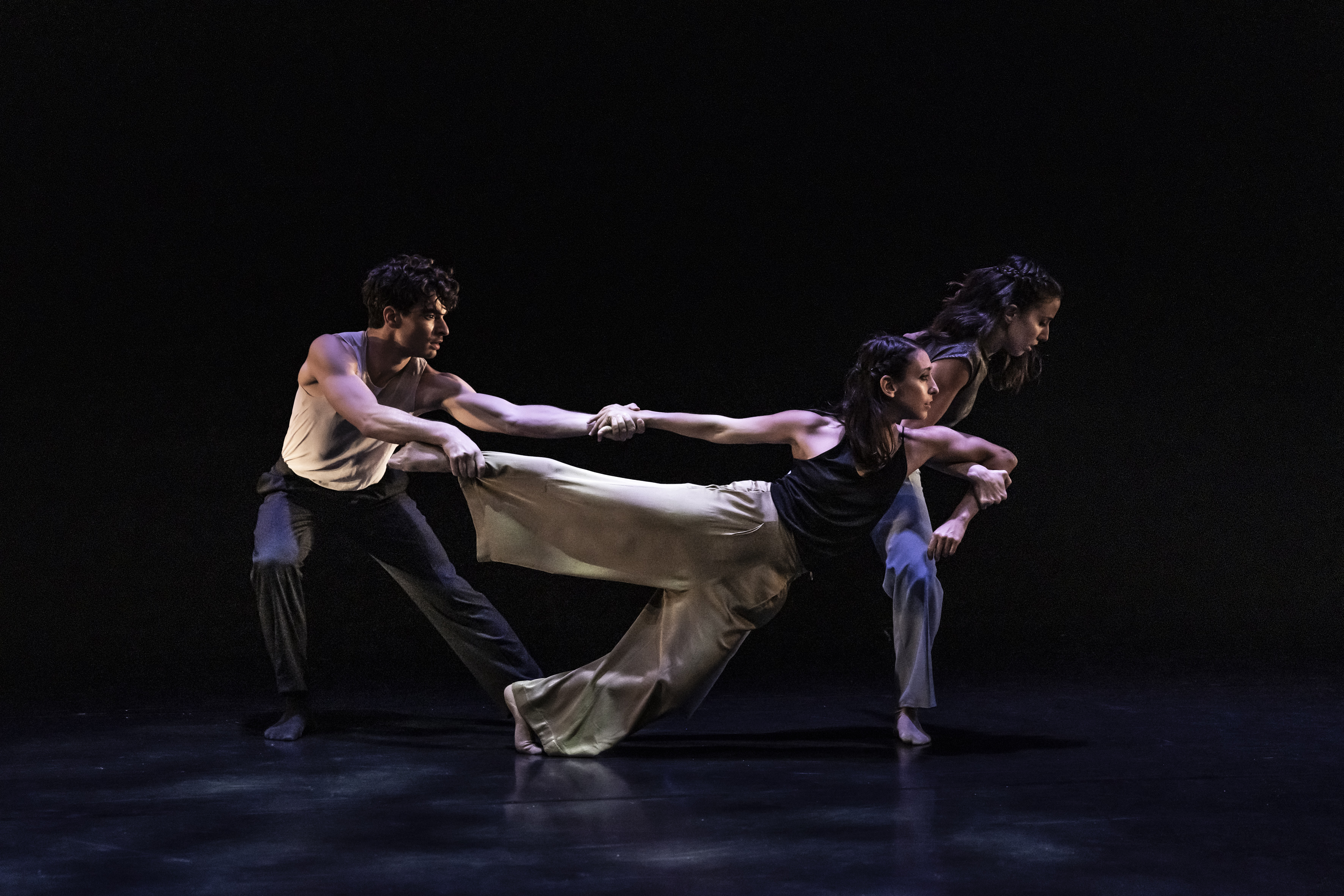 Restless | Tanzabend von Olaf Schmidt und Tiago ManquinhoFoto: Jochen Quast.