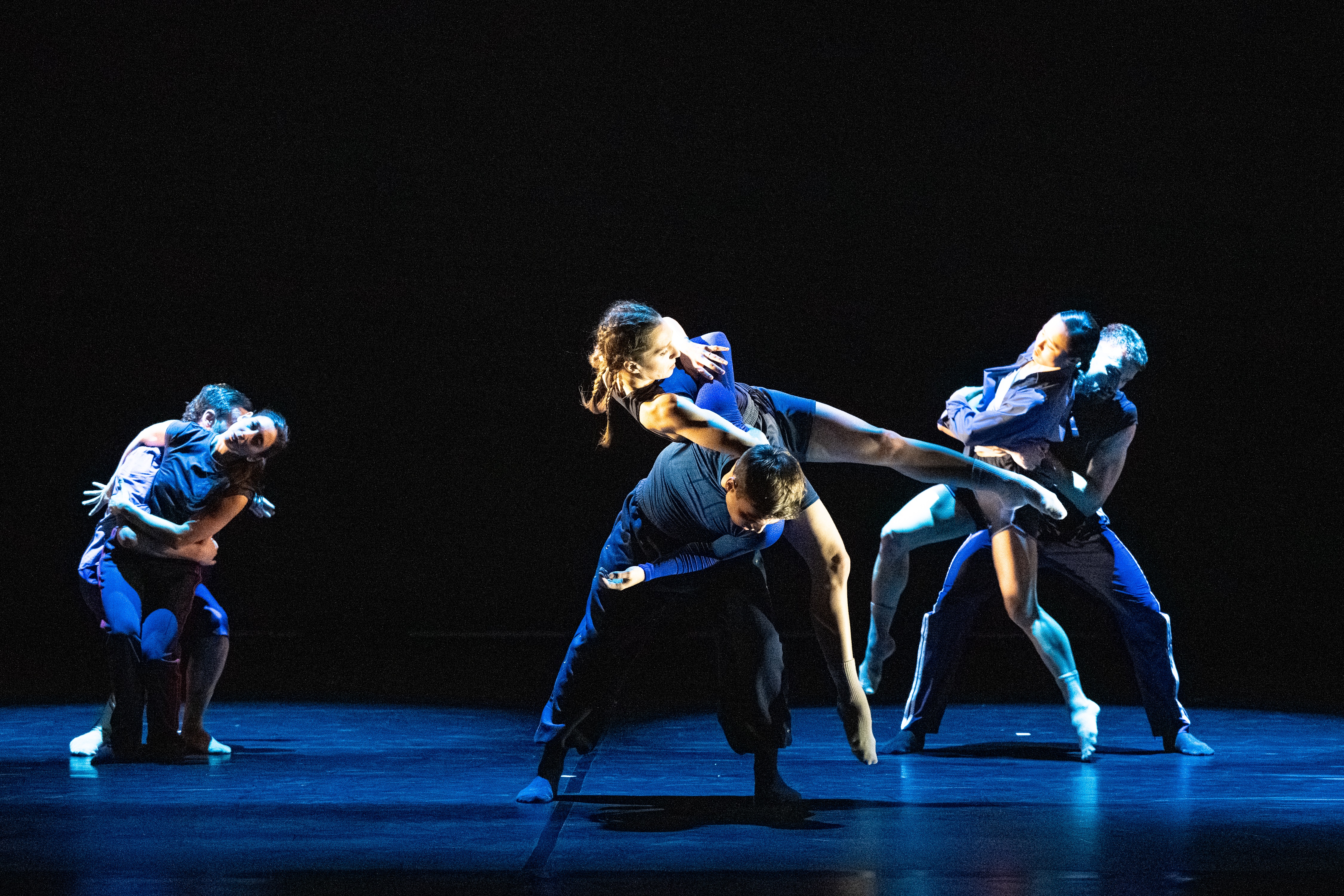 Tanzwelten 3 – „Down to the Wire”|Ein Tanzabend mit Choreographien von Olaf Schmidt, Giovanni Insaudo, Albert Galindo I Villegas im Theater Lüneburg, Foto: G2 Baraniak Tanzwelten 3 – „Down to the Wire”|Ein Tanzabend mit Choreographien von Olaf Schmidt, Giovanni Insaudo, Albert Galindo I Villegas im Theater Lüneburg, Foto: G2 Baraniak