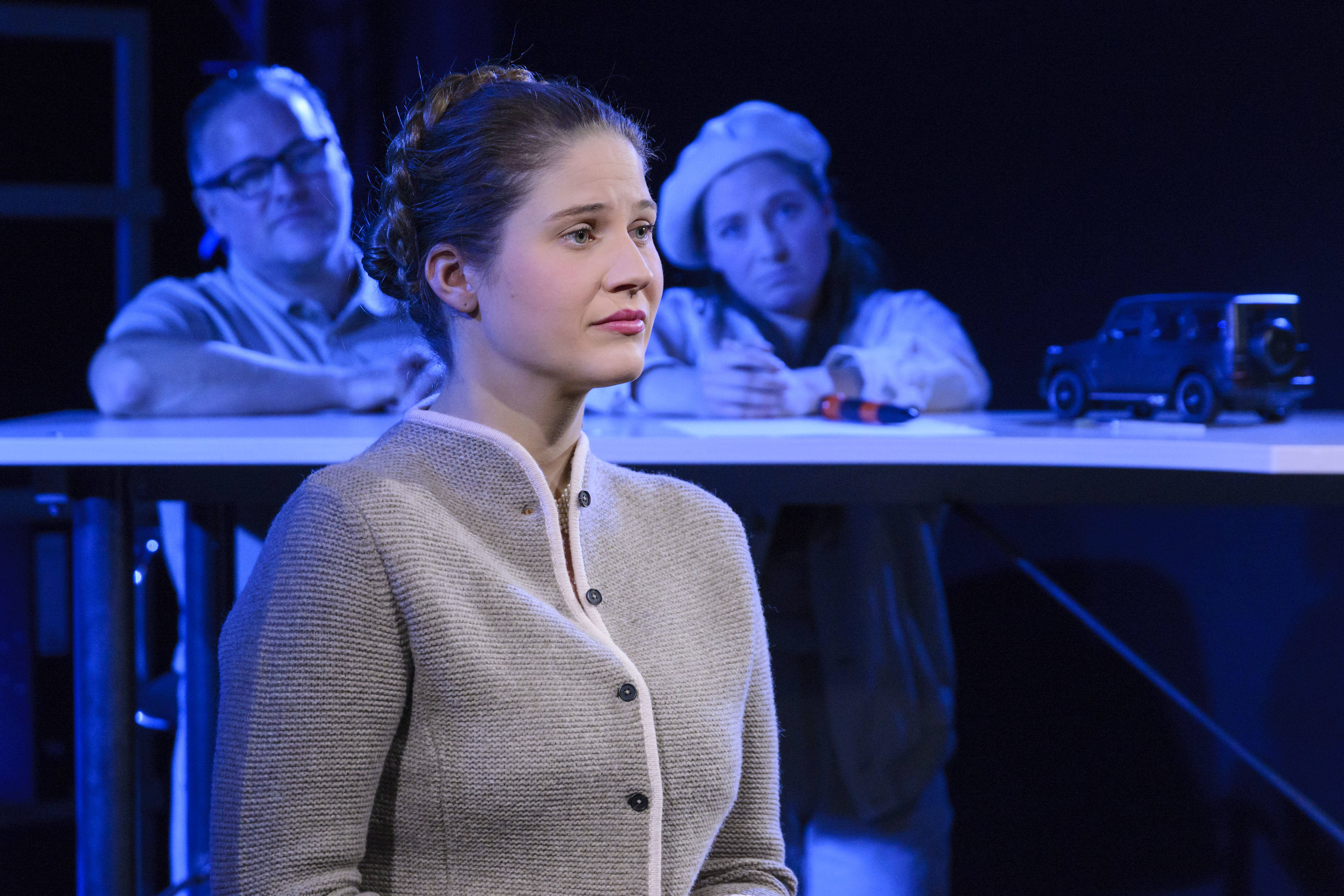 Jeeps am Theater Lüneburg, Foto: Nicolai Stephan.