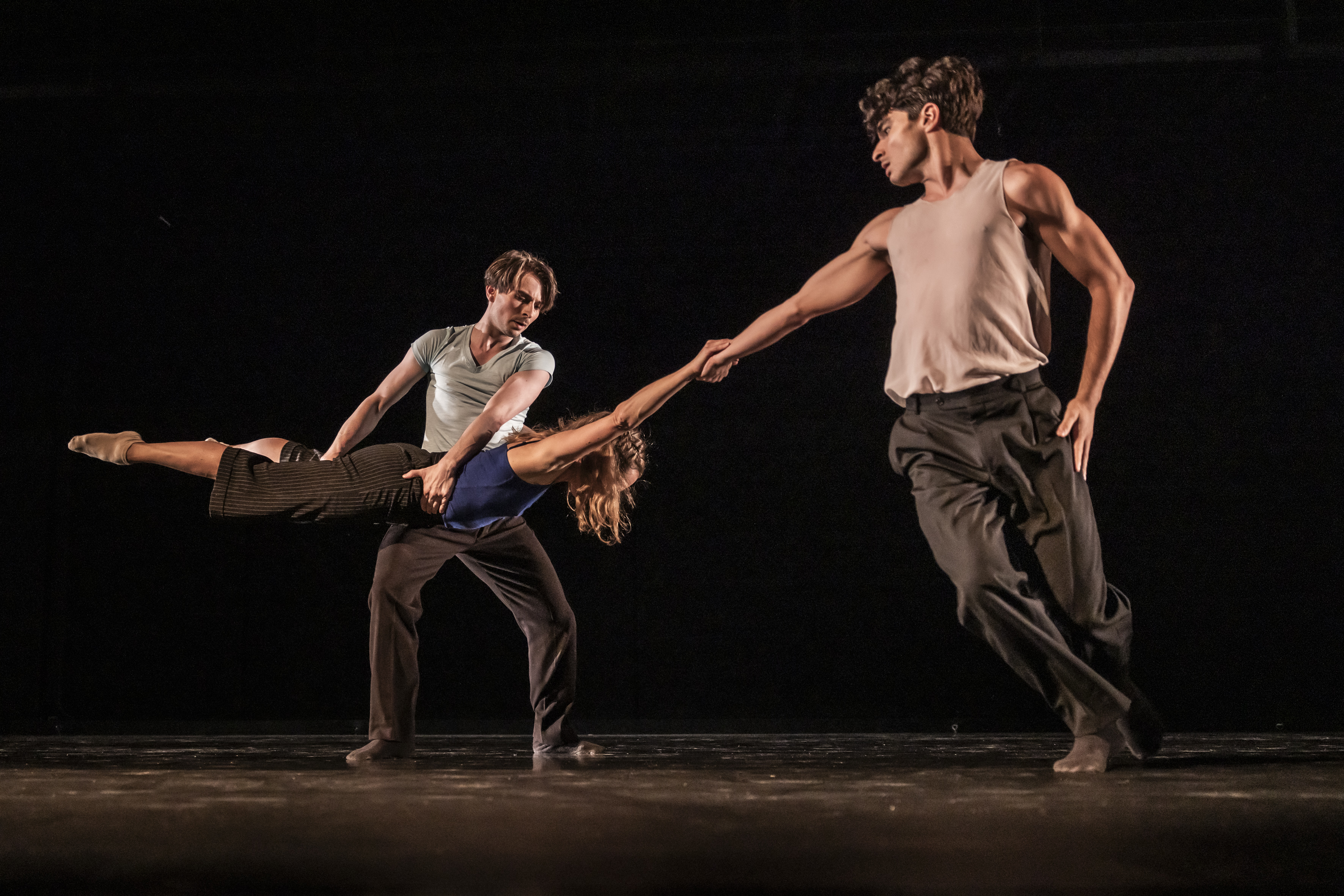 Restless| Tanzabend von Olaf Schmidt und Tiago Manquinho imTheater Lüneburg , Foto Jochen Quast                     uast.