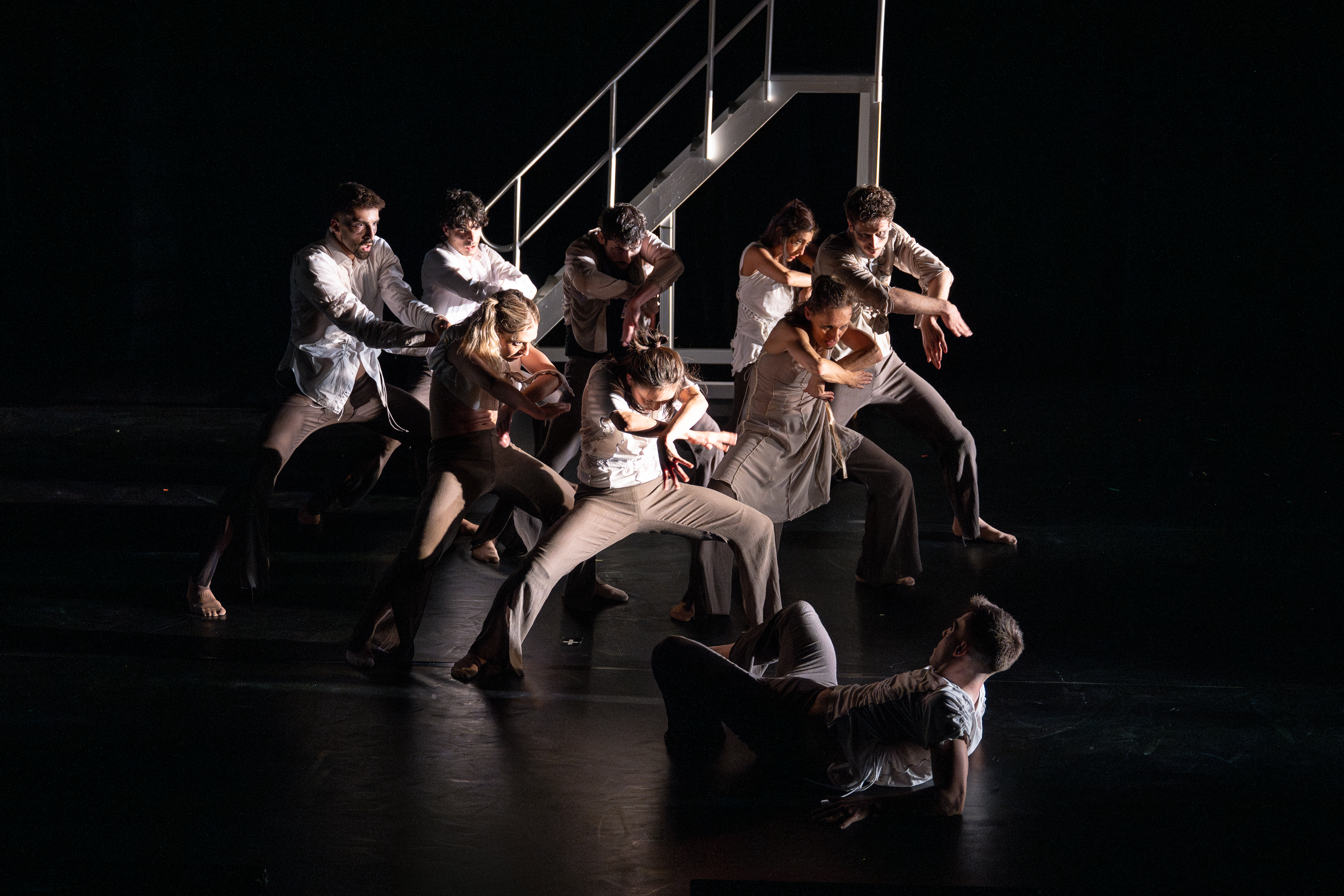 Tanzabend der jungen Choreograph:innen aus dem Ensemble; Foto. G2 Baraniak Tanzabend der jungen Choreograph:innen aus dem Ensemble; Foto. G2 Baraniak